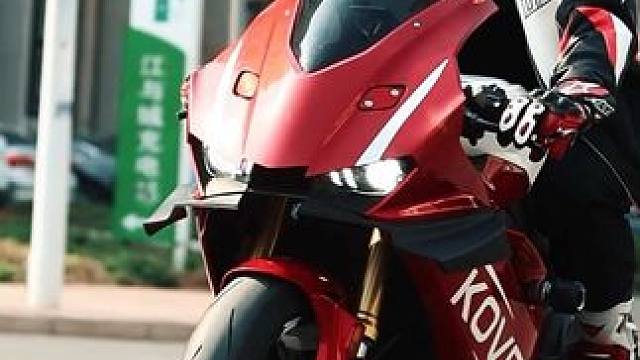 我想，这就是我追求的自由吧 #风和自由 #凯越450rr #机车