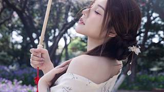 隨手抓住一陣風(fēng)，便是整個(gè)春天