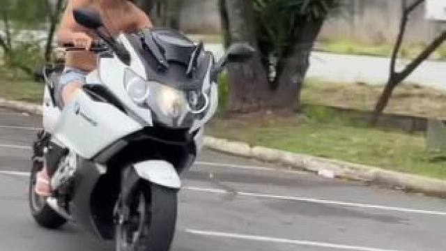 强人控车#操作有风险请勿模仿 #机车