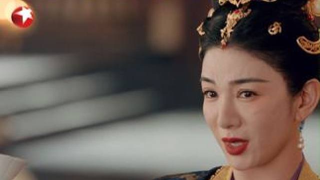 皇帝召见长公主，揭露她所有罪行，长公主不承认，皇帝欲用永寐花泡水试探她...#东方卫视似锦  #郭涛