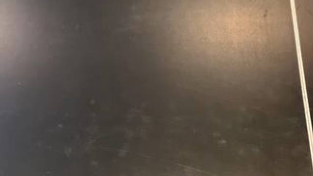 没有男生会拒绝一把会抛壳的玩具枪吧~ #有男生会拒绝这个玩具吗 #酷炫