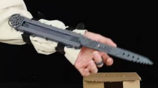 没有男生会拒绝这么酷的袖剑吧~ #有男生会拒绝这个玩具吗 #酷炫