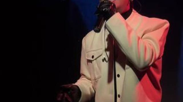 圈圈圆圆圈圈… #把春天装在瓶子里 #休闲娱乐平分快乐时光 #丽江 #酒吧