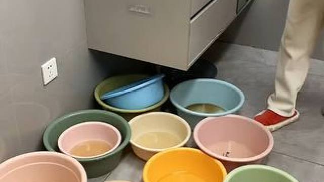 兔耳朵置物架 #兔耳朵脸盆架  可以收纳多个脸盆，家里的刷鞋都可以挂上去，还不占空间 #免打孔  #