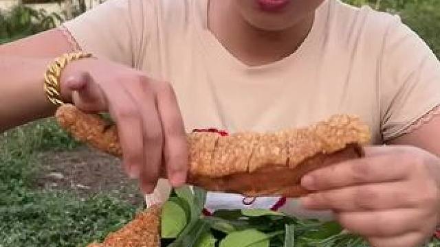 脆皮猪尾巴 #内容启发搜索 #舌尖上的味道 #我的农村生活 #农村美食记录生活 #东南亚美食