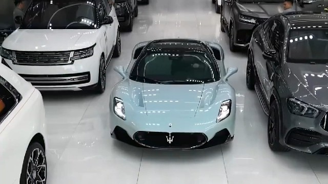 让你身边的小富婆给你安排