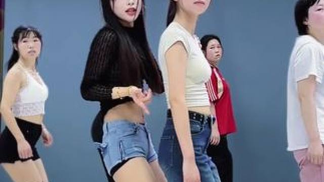 甜心老师教会你顶胯，大家学会了嘛#零基础学舞蹈 #一步一步教会你跳舞 #成人零基础舞蹈培训