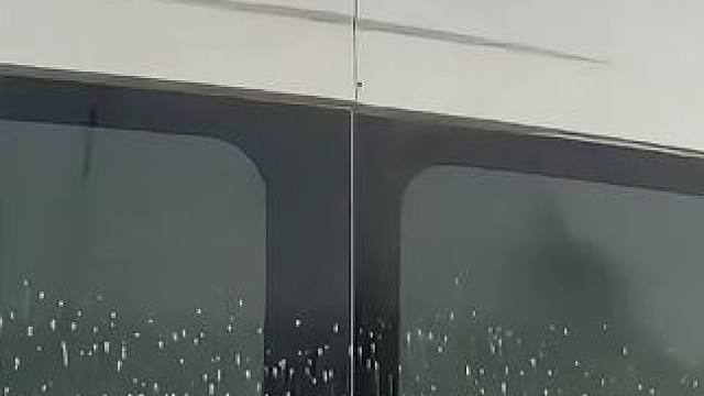 沉浸式洗车 #解压 #国外视频分享 #下雨天 #洗车