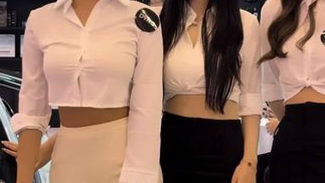 #肤白貌美 #模特美女 #完美身材 #车展现场 #大长腿