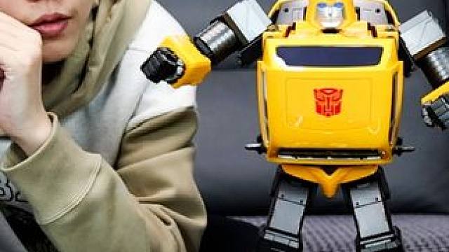 大黄蜂变形机器人 大黄蜂变形机器人 #变形金刚