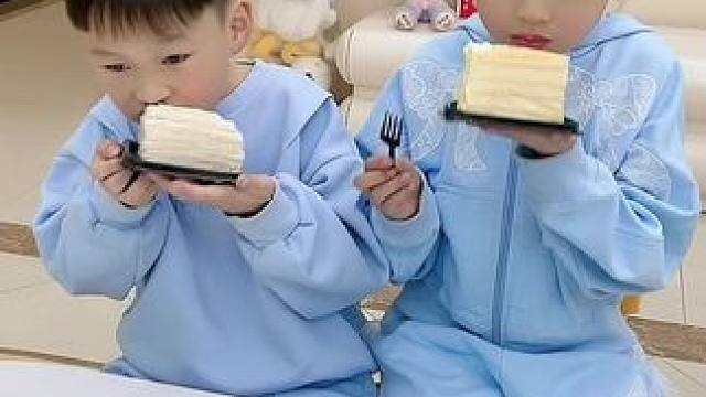 弟弟走过最长的路，竟然是姐姐的套路！ #萌娃 #妈咪新风向 #我家带娃有绝招