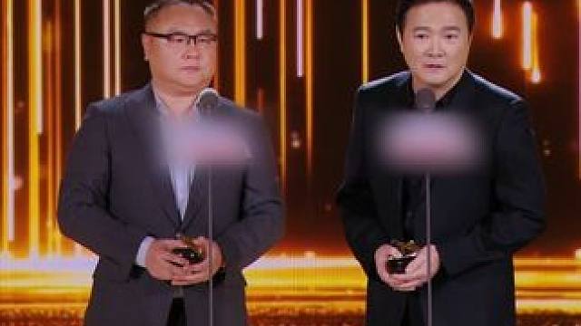 在快时代里做慢匠人，用真诚打磨每一寸光影，两位导演让每一段故事都显得真挚且富有力量。#电视剧品质盛典