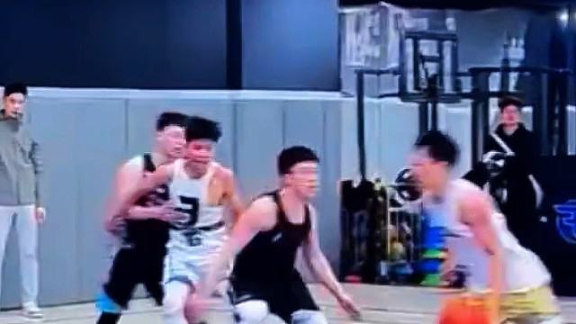 周锐的投篮动作美如画