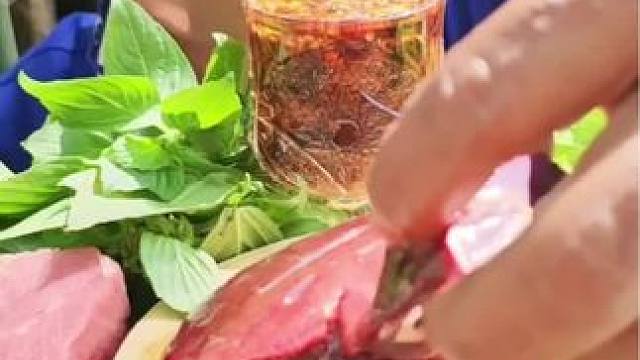 吃新鲜牛肝 #舌尖上的味道 #我的农村生活 #把家乡的味道分享给大家 #东南亚美食 #爱生活爱美食