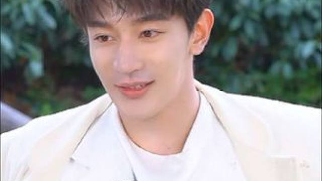 #夏之光说要带茶叶回家给爷爷 朝哪个方向拜 才能拥有这样的萌物啊！ #夏之光