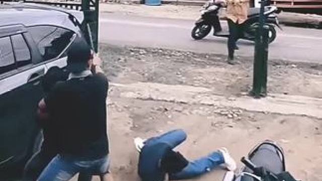 这是在拍戏吗，感觉有点真实#呼啦风川哥有话说 #欧阳倩健康有话说 #采希职场与生活 #呼啦风