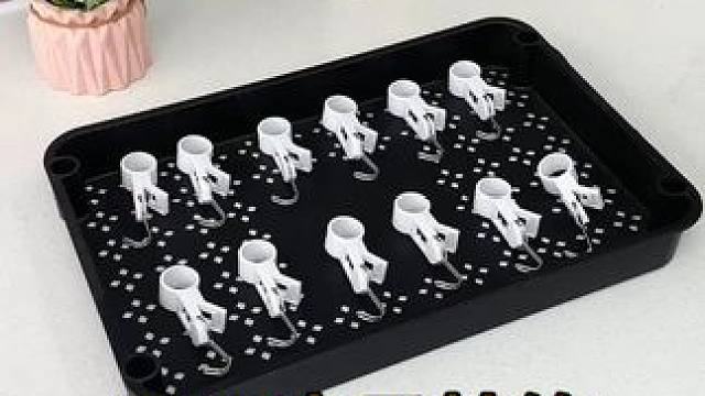 两用架子挂钩 一头夹，一头挂，两头都可以用的夹子挂钩真的太好用了#挂钩  #双头挂钩  #夹管挂钩 