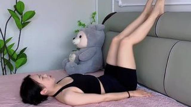 别再emo啦‼️做完这个整个心情会变好简单几步，打开心轮，舒展腋窝，释放情绪，面部红润有光泽#瑜伽 