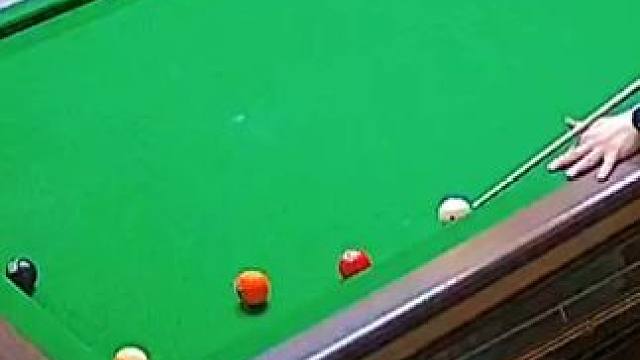 借九号一下#打台球 #台球 #这台球一打一个不吱声