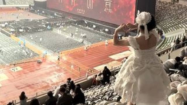 凤凰传奇演唱会 #万人控场名场面 #凤凰传奇 #凤凰传奇演唱会 下次见