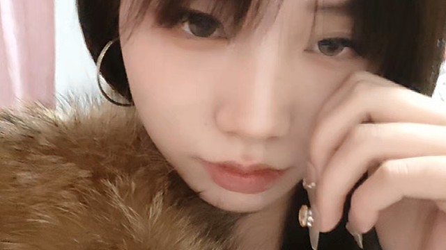 以前希望漂亮点，后来希望聪明点，没想到现在希望声音好听点