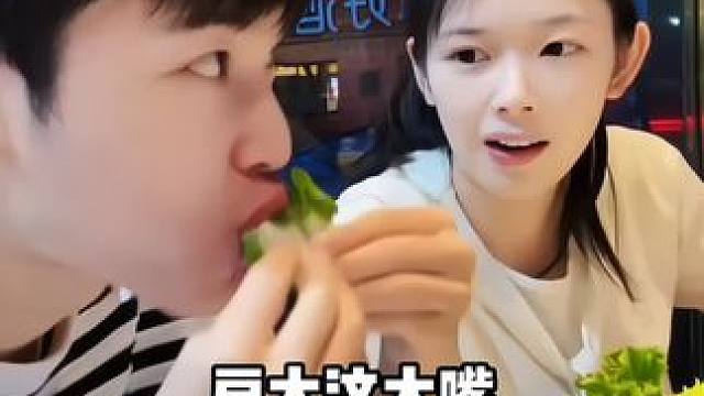 #启大大 这大嘴一口一个#这操作也是没谁了 #嘴大吃四方 #吃货日常