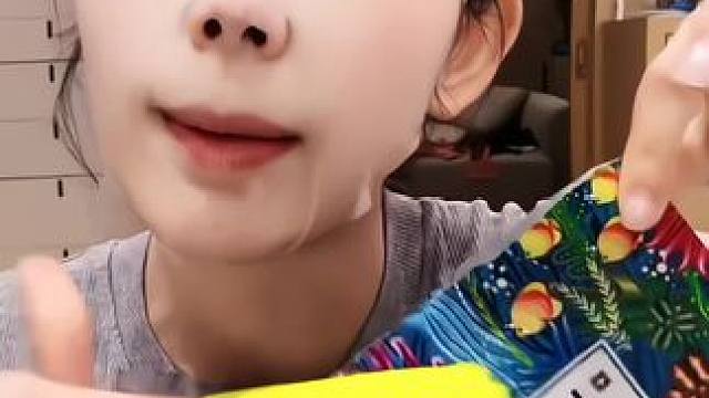 美白淡斑祛斑面膜 合线下商场卖40块钱一张的面膜贴到脸上是什么感受，贵妃级別的，巨好用#自用好物分享