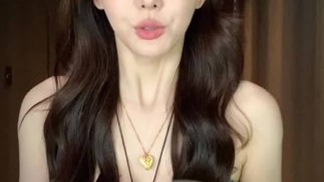 奶盖胸贴怎么选？？#胸贴 #好物种草 #变美小技巧 #夏日穿搭 #Sbeauty