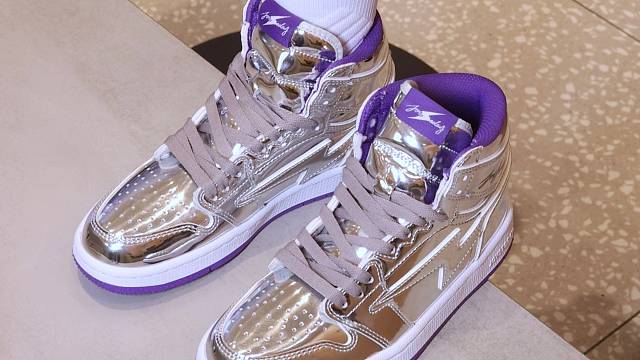 爵伊思闪电 AJ1 银紫色