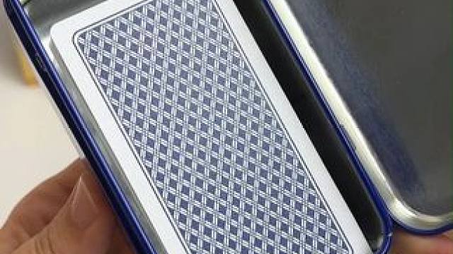 打掼蛋就用这种带计分功能的窄版扑克牌！ 防水防折，一副能顶十副传统纸牌！#窄版掼蛋扑克牌 #塑料掼蛋