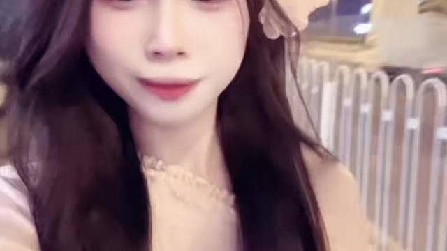 外出，看好你们家大帅哥