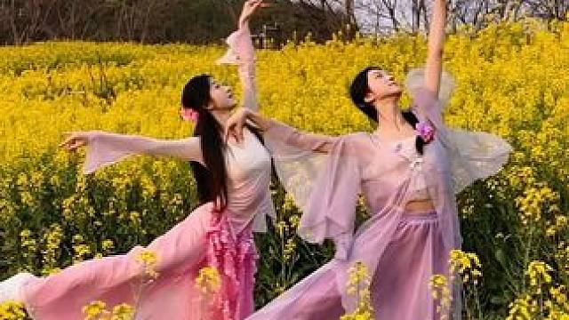 三月的最后一天 #油菜花 #春三月 #舞蹈 #翻跳