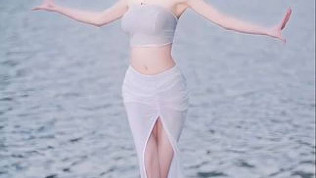 体感温度5°C，有没有抱团取暖的？#傣族舞 #沈载伦进行曲 #卡点