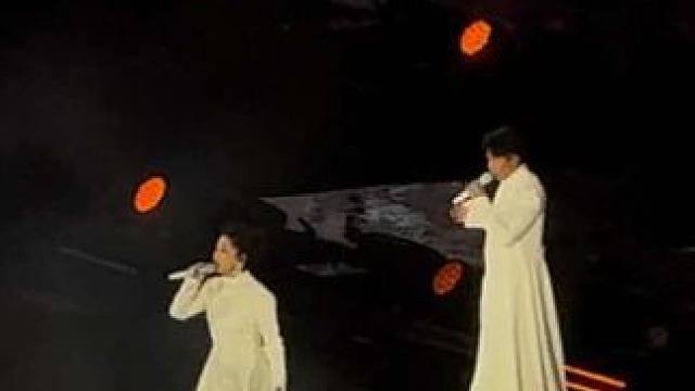 #凤凰传奇演唱会 #演唱会 #凤凰传奇 #好嗨哟  生命在于折腾