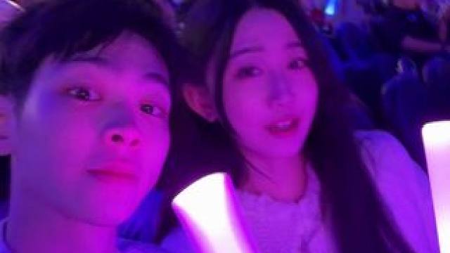 一定要和最爱的人去看喜欢的演唱会！ #情侣日常 #五月天拉斯维加斯演唱会