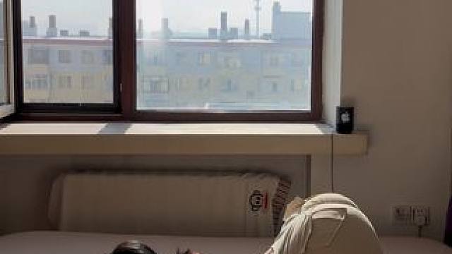 女人必练的五个瑜伽动作，姐妹们快来学学吧！ #床上瑜伽