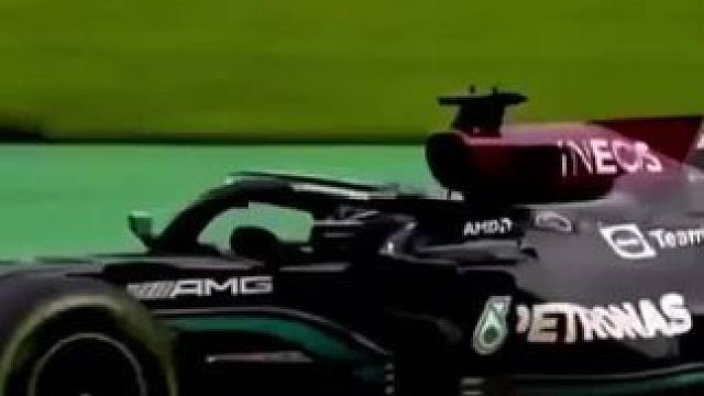 “来自W12雨地的冲击力”
#f1 #赛车 #w12 #汉密尔顿 #压迫感