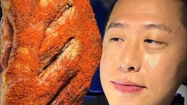 深夜烤羊腿快乐水嘎嘎香 #烤羊腿 #深夜放毒 #大口吃肉的感觉真好 #妈呀太香了