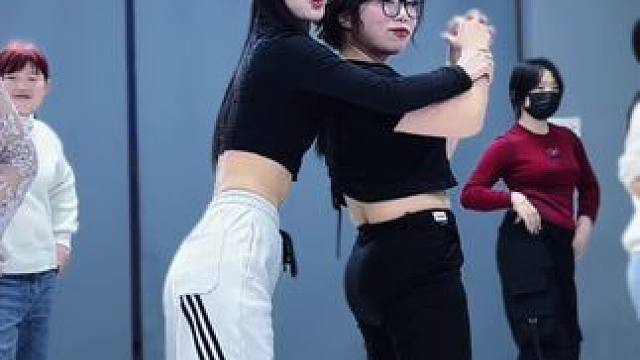 零基础胯部基本功来啦，大家喜欢嘛 #成人零基础舞蹈培训 #舞蹈改变人生 #一步一步教会你跳舞