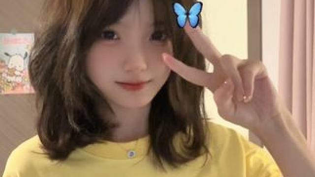 帅是一种天赋… #甜妹 #甜妹统治世界 #把春天装进音乐里 #社恐内向腼腆文静小女生#森之岛屿