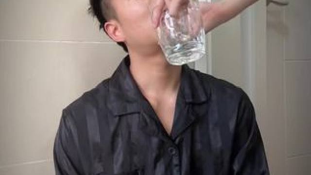 姐姐…真的喝不下了啦 #杨俊豪的自嗨日常 #闺蜜日常