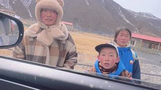 偶遇藏族小孩！#自驾游 #西藏