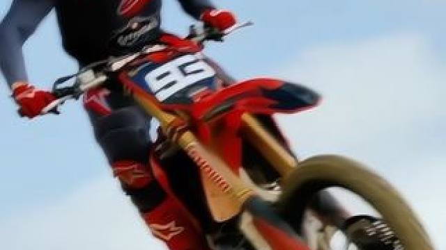 “马哥在家又玩上越野了”#马奎斯 #越野摩托车 #Motogp #休假