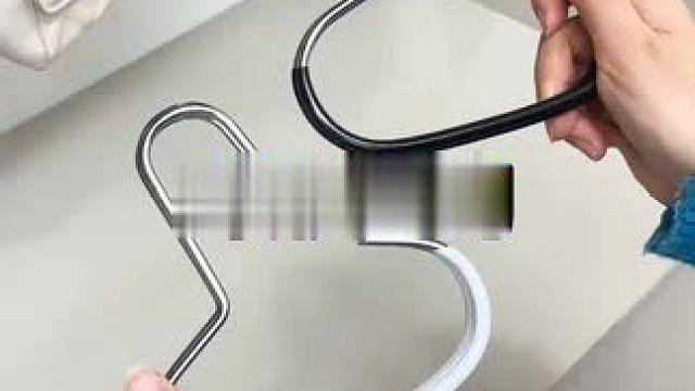 圆环衣架 自从有了这个#圆环衣架  ，挂帽子，围巾，吊带都方便多了，衣柜也整齐干净啦#收纳整理  #