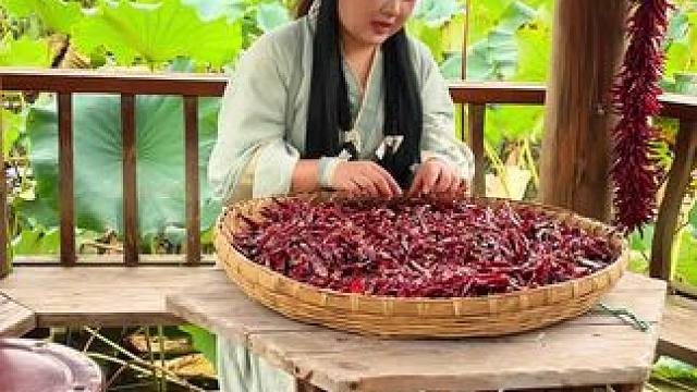 如果你喜欢吃重庆小面，在家怎么也打不出重庆小面调料的味道，那就把胖妹家的向料拍回去尝尝吧！#美食 #