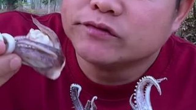 泰式️双剁椒凉拌大鱿鱼 #泰国主播吃美食视频 #泰国有哪些神奇美食 #泰国生活 #泰国大叔#内容启发