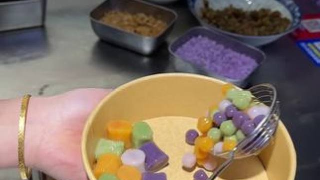 厚牛乳芋泥碗，谁不馋这一口#糖水 #芋泥 #芋圆 #大娇家藕粉 #特色美食小吃