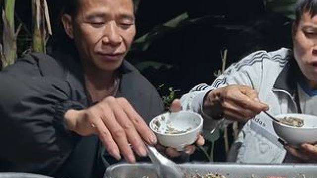 越南安叔吃鱼生 #越南美食#越南鱼生#越南特色美食#越南生活#内容启发搜索