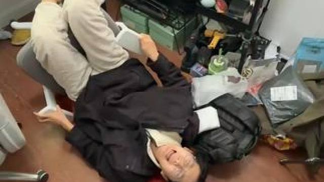 女朋友的天生不能工作圣体，一工作就作妖 #100个春日生活心愿 #天生不能干活圣体 #女朋友的作妖时