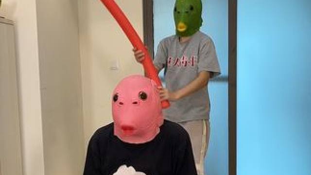 快叫你朋友来看新猜拳挑战#哈哈哈哈哈哈我要笑死了#搞笑#男人之间的快乐#整活#管不饿